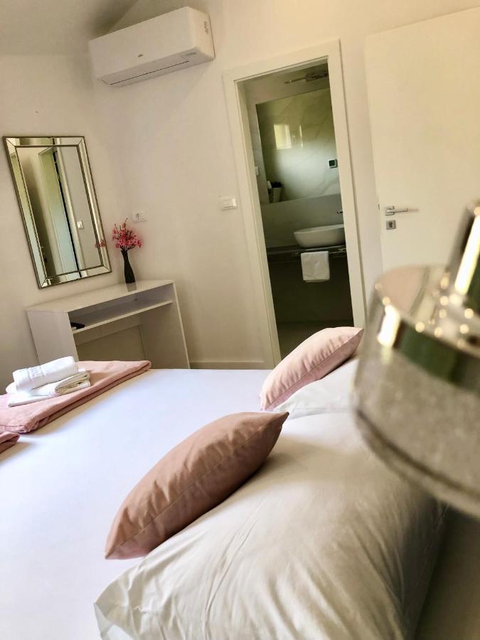 Hotel B&B Chamberlain มิลนา ภายนอก รูปภาพ